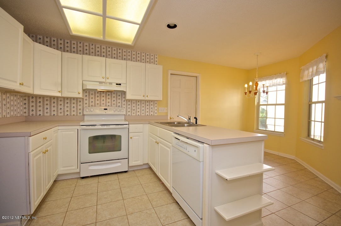 818 Tournament Road Ponte Vedra Beach, FL 32082 - Photo 6 of 20 Kitchen