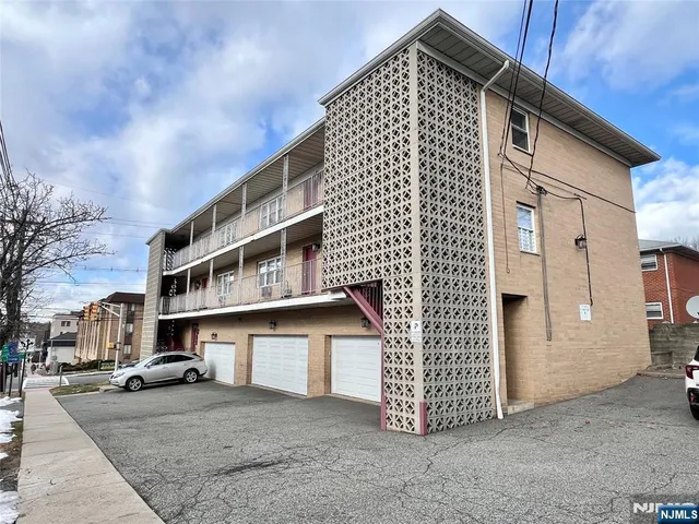 $1,850 | 87 West Central Boulevard, Unit 5, Palisades Park, NJ 07650