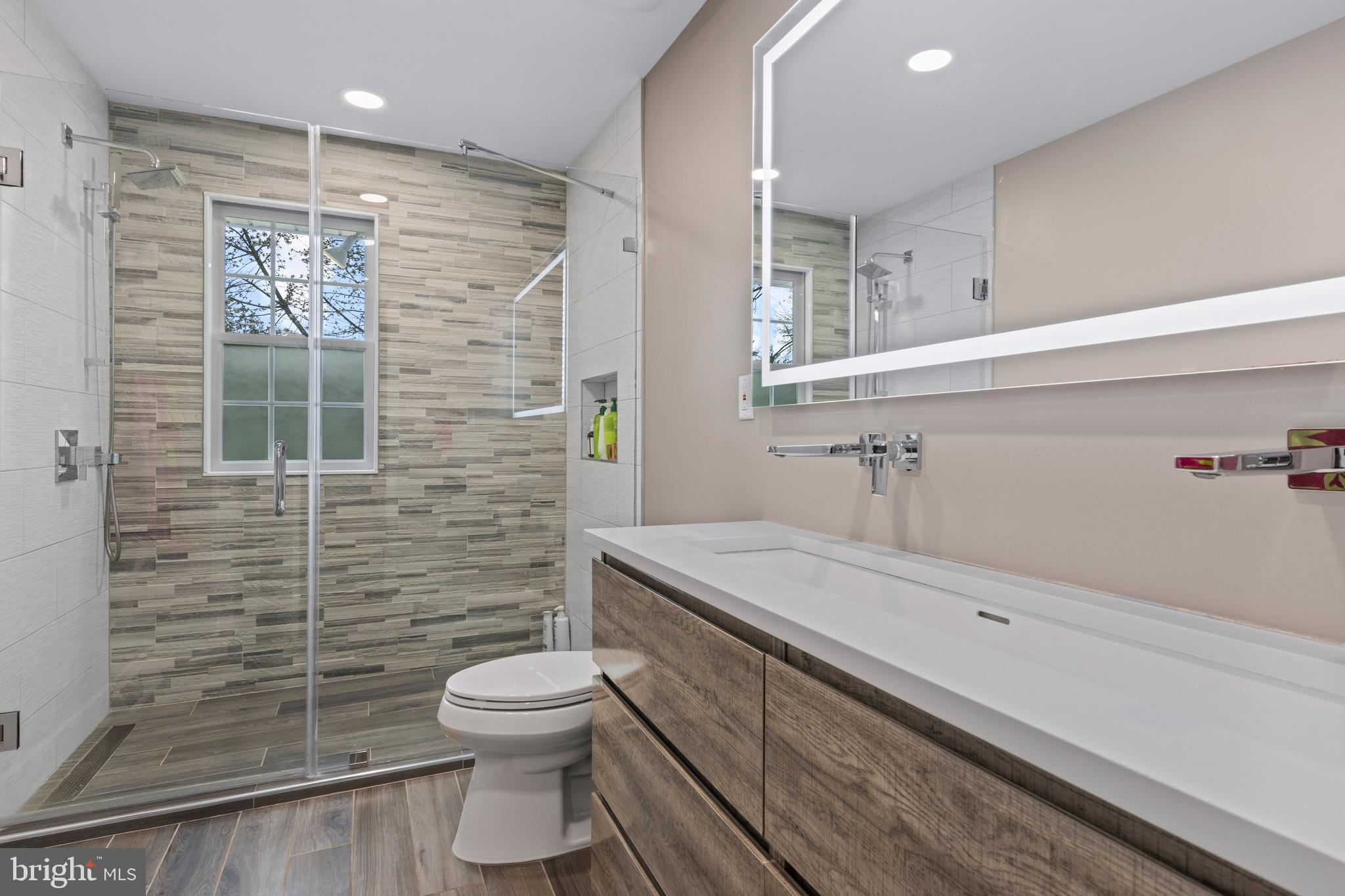 24 Llanberris Road Bala Cynwyd, PA 19004 - Photo 19 of 40 Common Bath