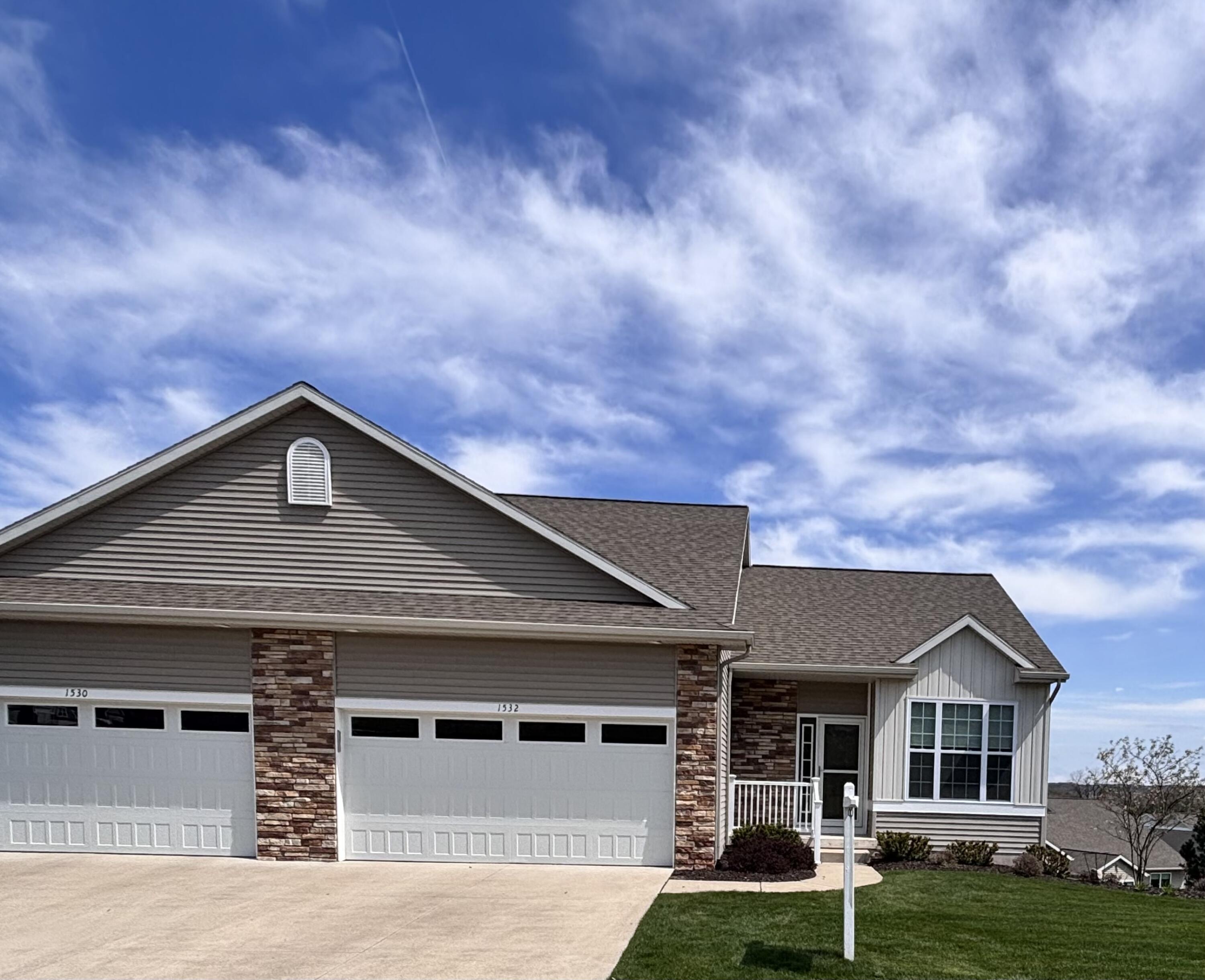 1532 Ctr Hl Road Lowell, MI 49331 - Photo 2 of 26 IMG_3486