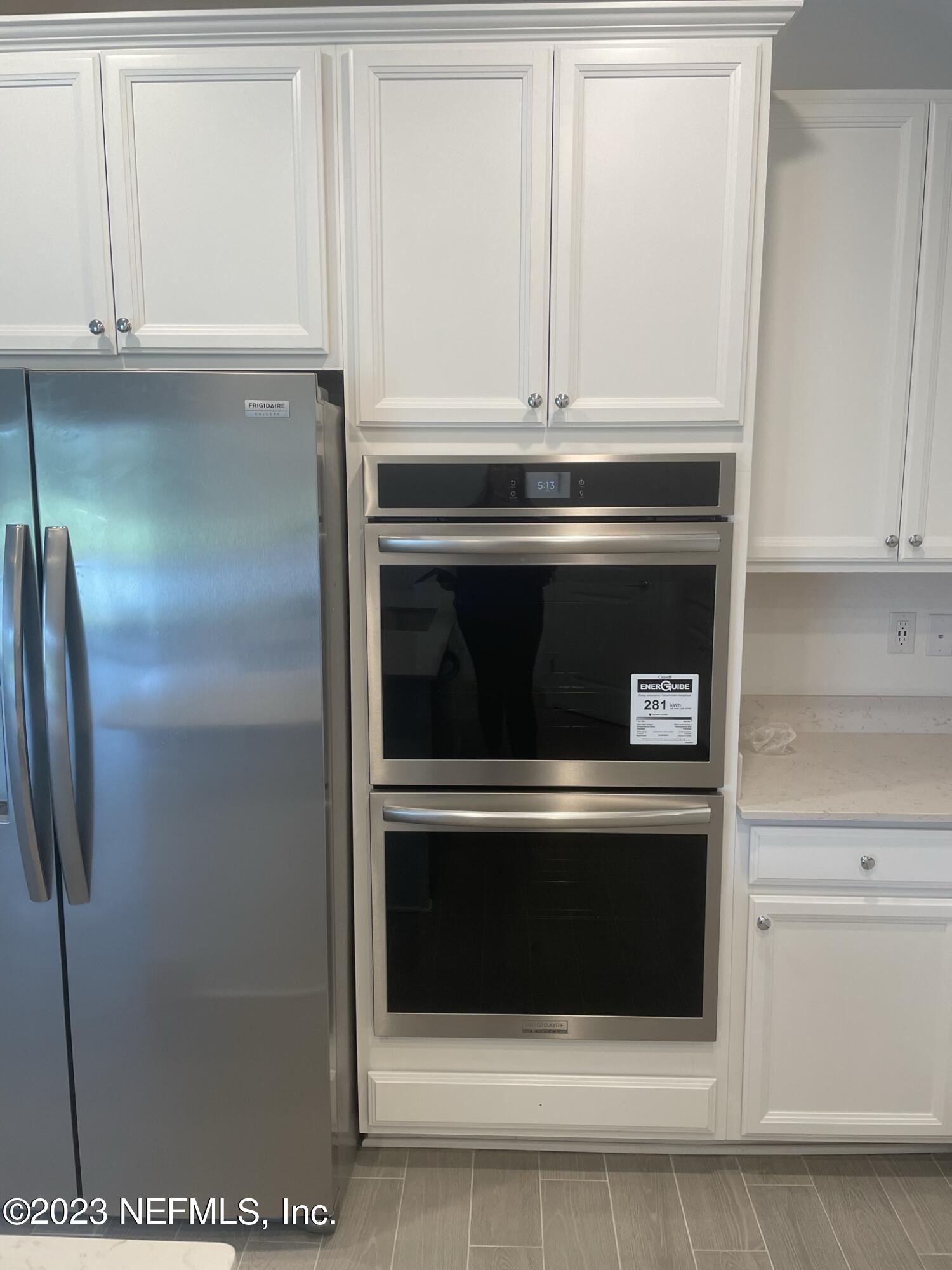 35 Hammer Circle St. Johns, FL 32259 - Photo 5 of 22 a stove top oven sitting inside of a kitchen