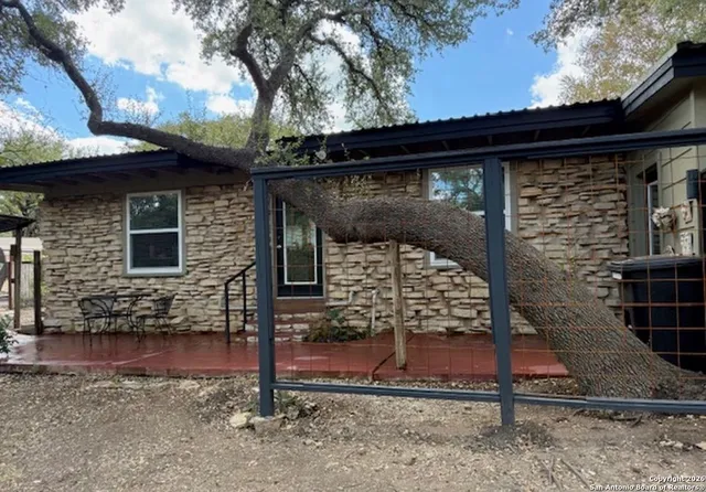 $1,800 | 1520 Owl, Canyon Lake, TX 78133