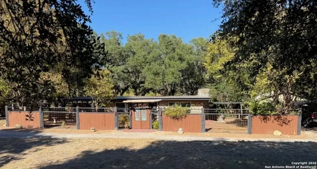 $1,800 | 1520 Owl, Canyon Lake, TX 78133