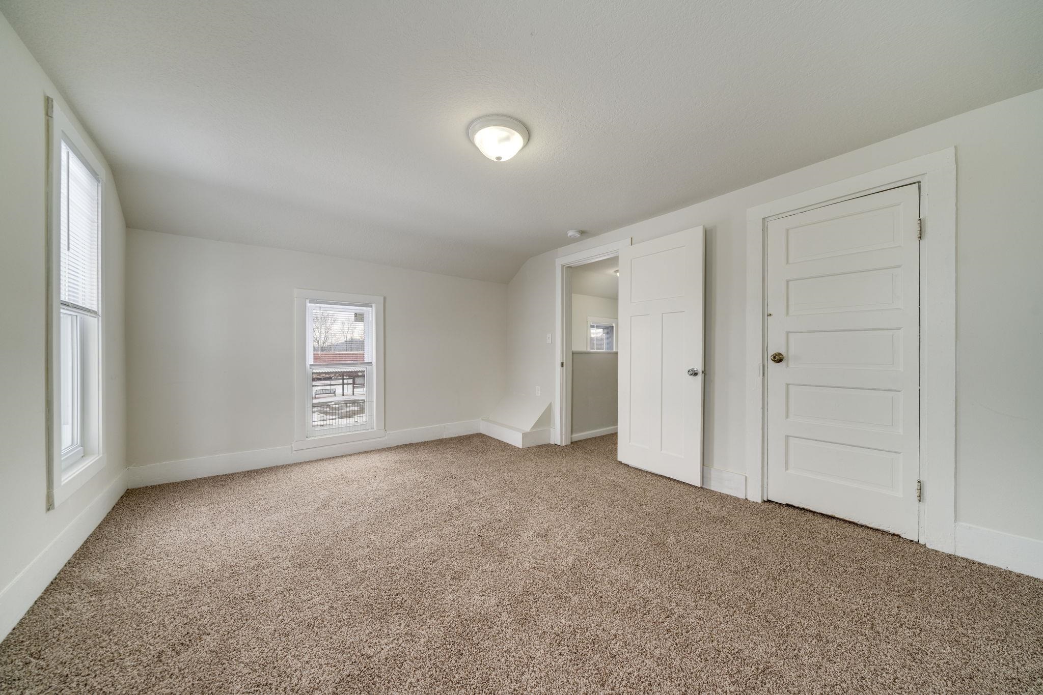 1104 South 4th Street Oregon, IL 61061 - Photo 25 of 36 an empty room with windows