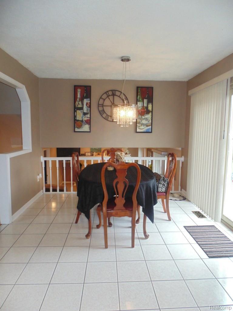 47726 Chrys Road Macomb, MI 48044 - Photo 4 of 23 DSC04299.jpg