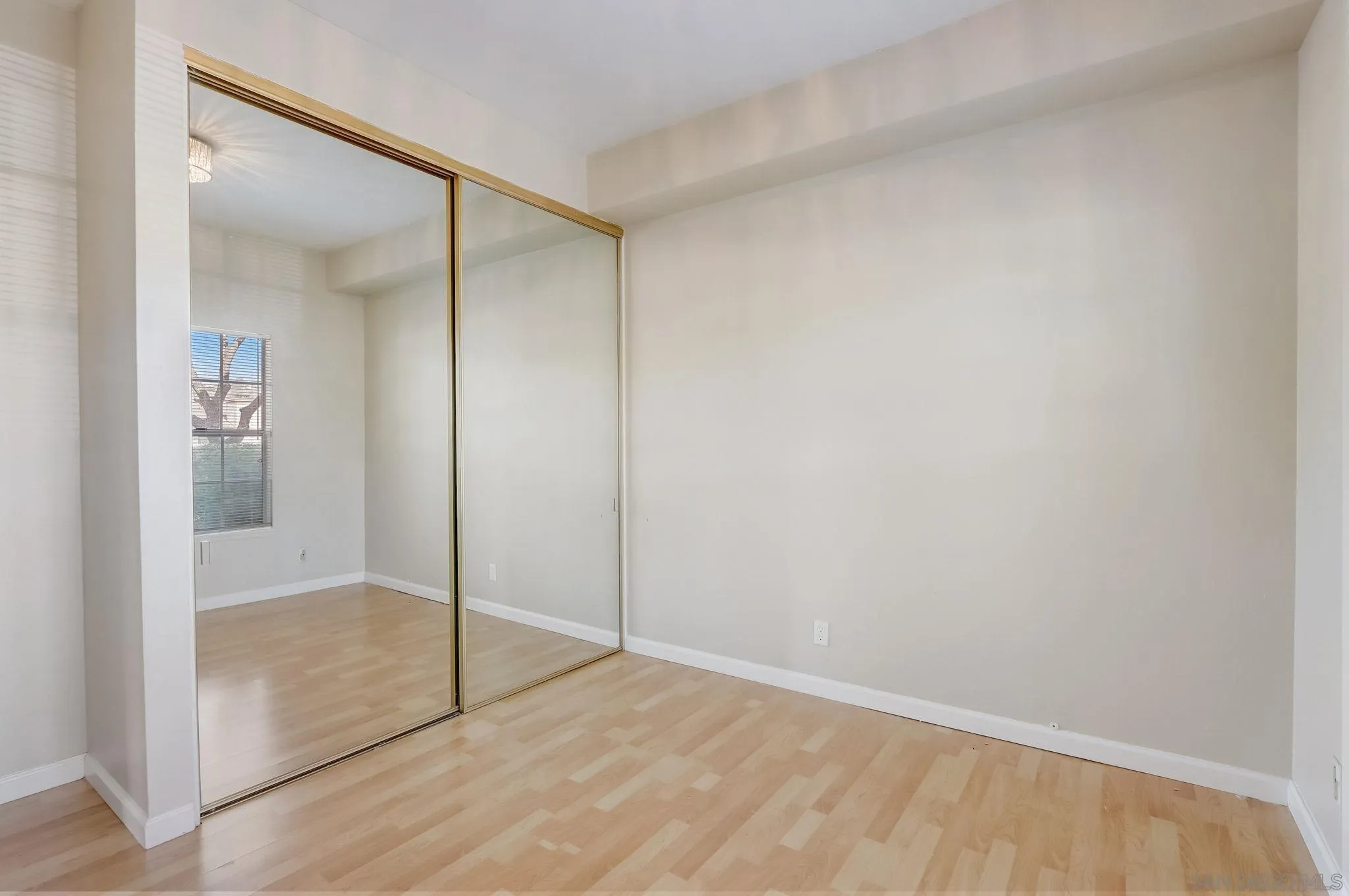 13832 Midland Road Poway, CA 92064 - Photo 24 of 36 an empty room with sliding glass door