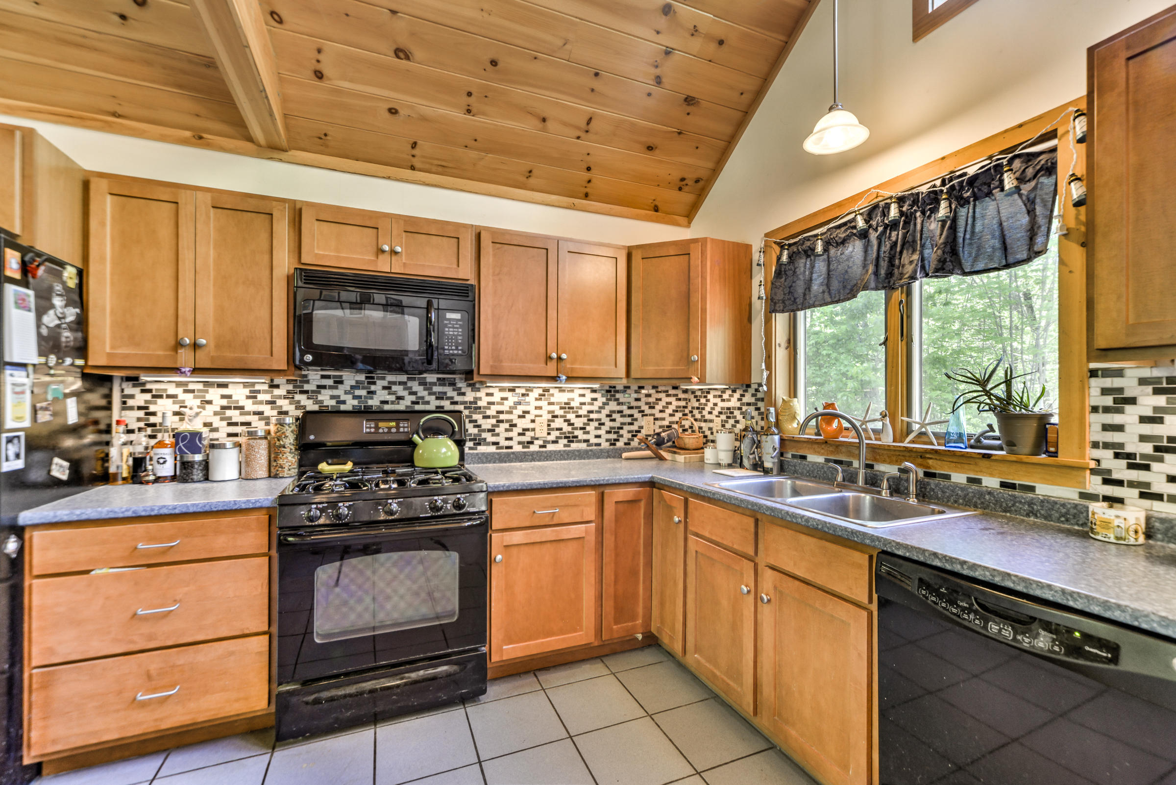 180 Gibbs Road Wiscasset, ME 04578 - Photo 3 of 39 108365-grhd-26