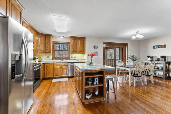 $975,000 | 32126 Hornsby Street Northeast, North Branch, MN 55056