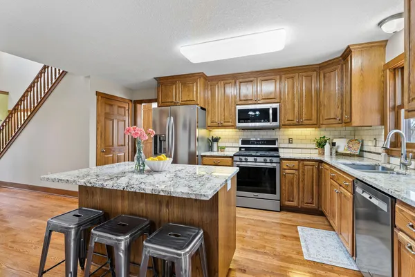 $975,000 | 32126 Hornsby Street Northeast, North Branch, MN 55056