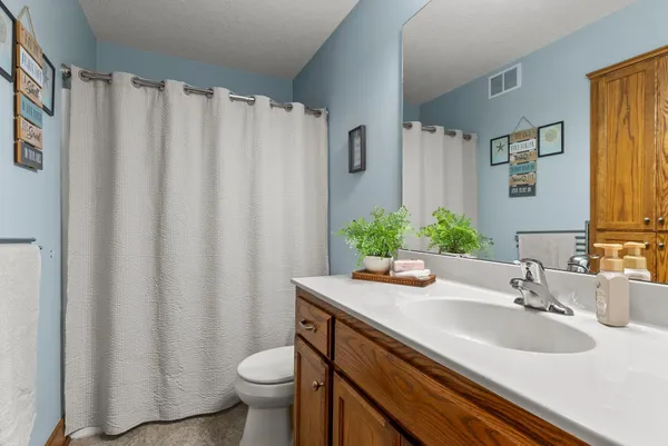 $975,000 | 32126 Hornsby Street Northeast, North Branch, MN 55056