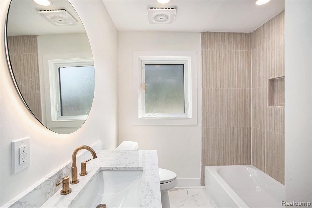 31100 West Rutland Street Beverly Hills, MI 48025 - Photo 17 of 28