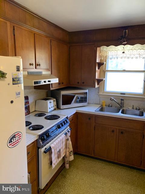 2178 Old Rte 100 Barto, PA 19504 - Photo 3 of 18 Gallery Image 3