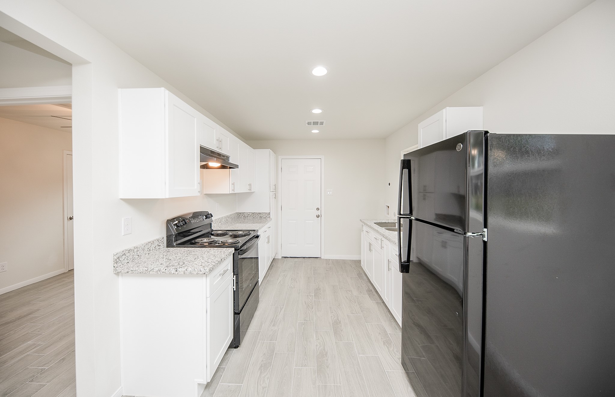 5040 Mallow Street, Unit B Houston, TX 77033 - Photo 6 of 19