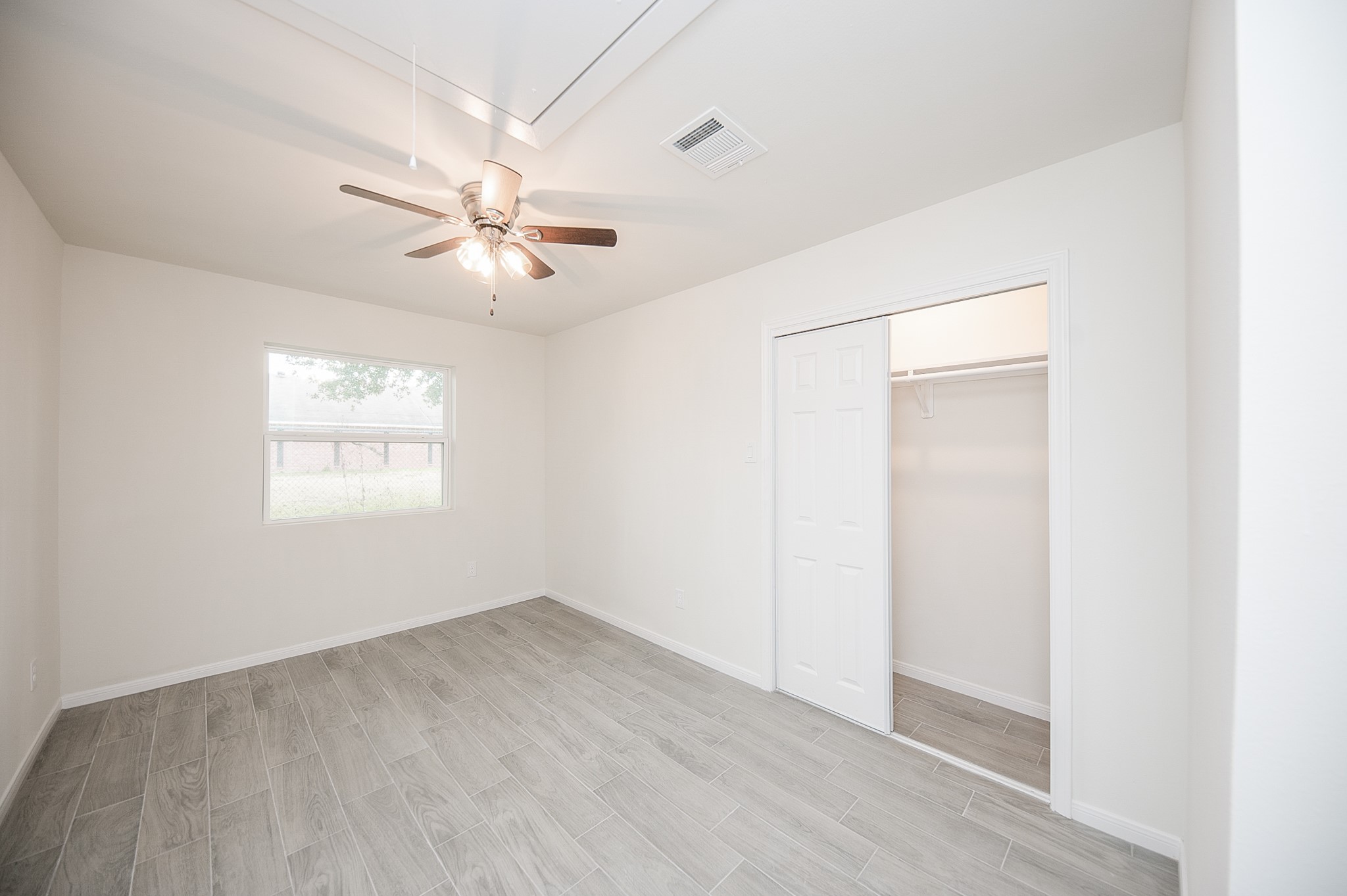 5040 Mallow Street, Unit B Houston, TX 77033 - Photo 10 of 19 Bedroom 1