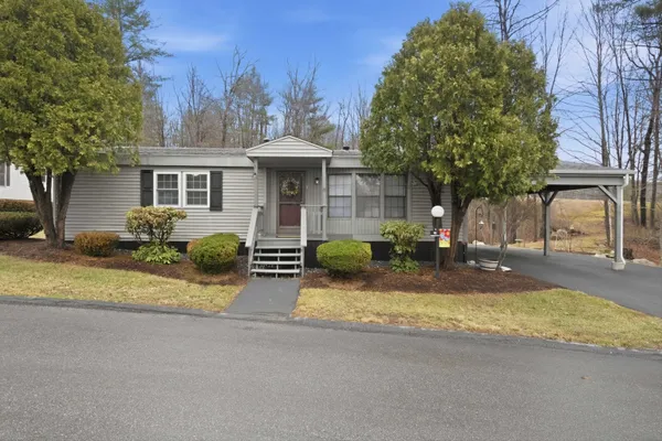 $215,000 | 41 Mathew Circle, Goffstown, NH 03045