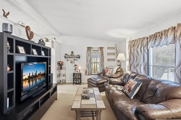 $215,000 | 41 Mathew Circle, Goffstown, NH 03045