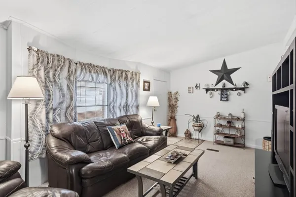 $215,000 | 41 Mathew Circle, Goffstown, NH 03045