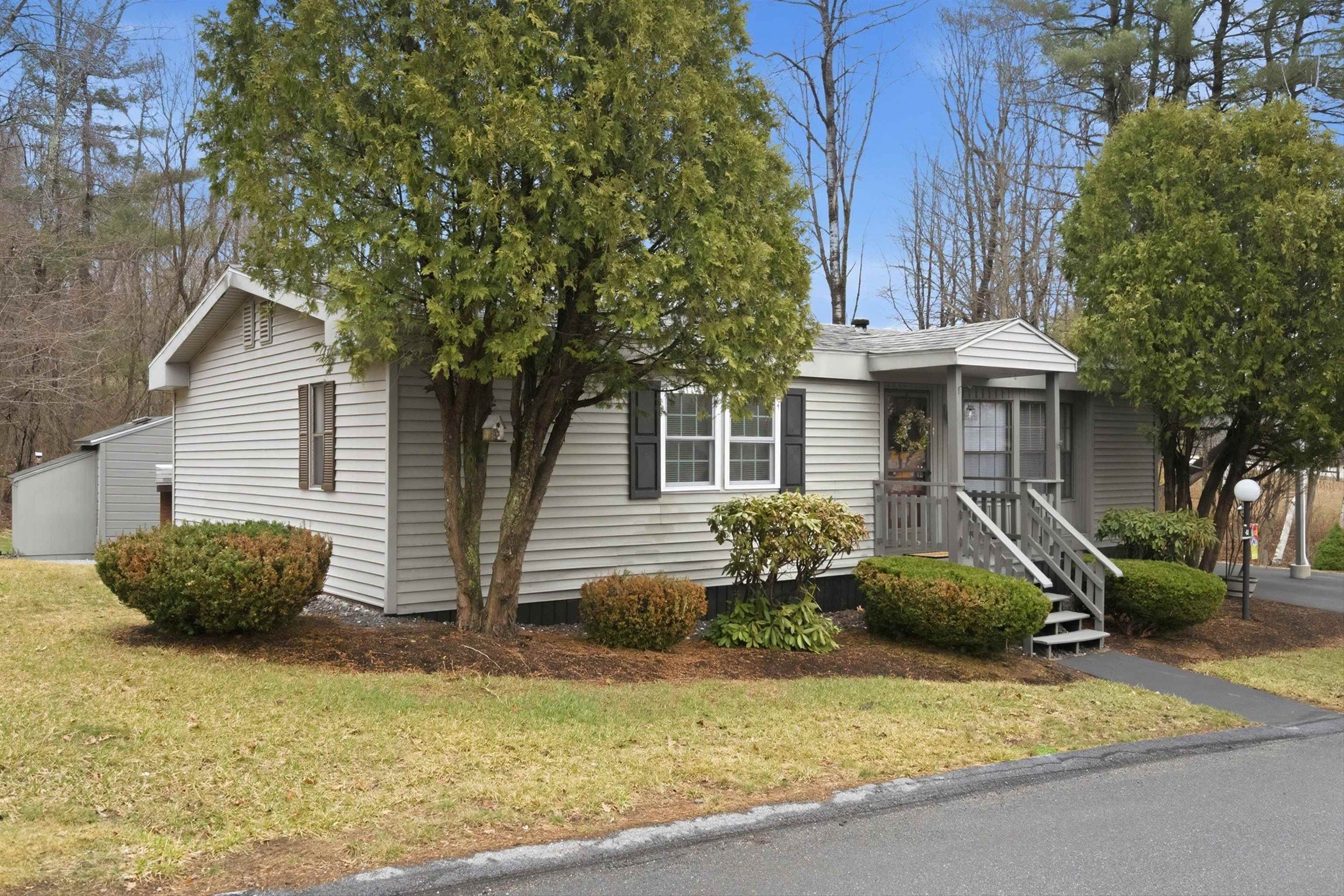 41 Mathew Circle Goffstown, NH 03045 - Photo 2 of 37
