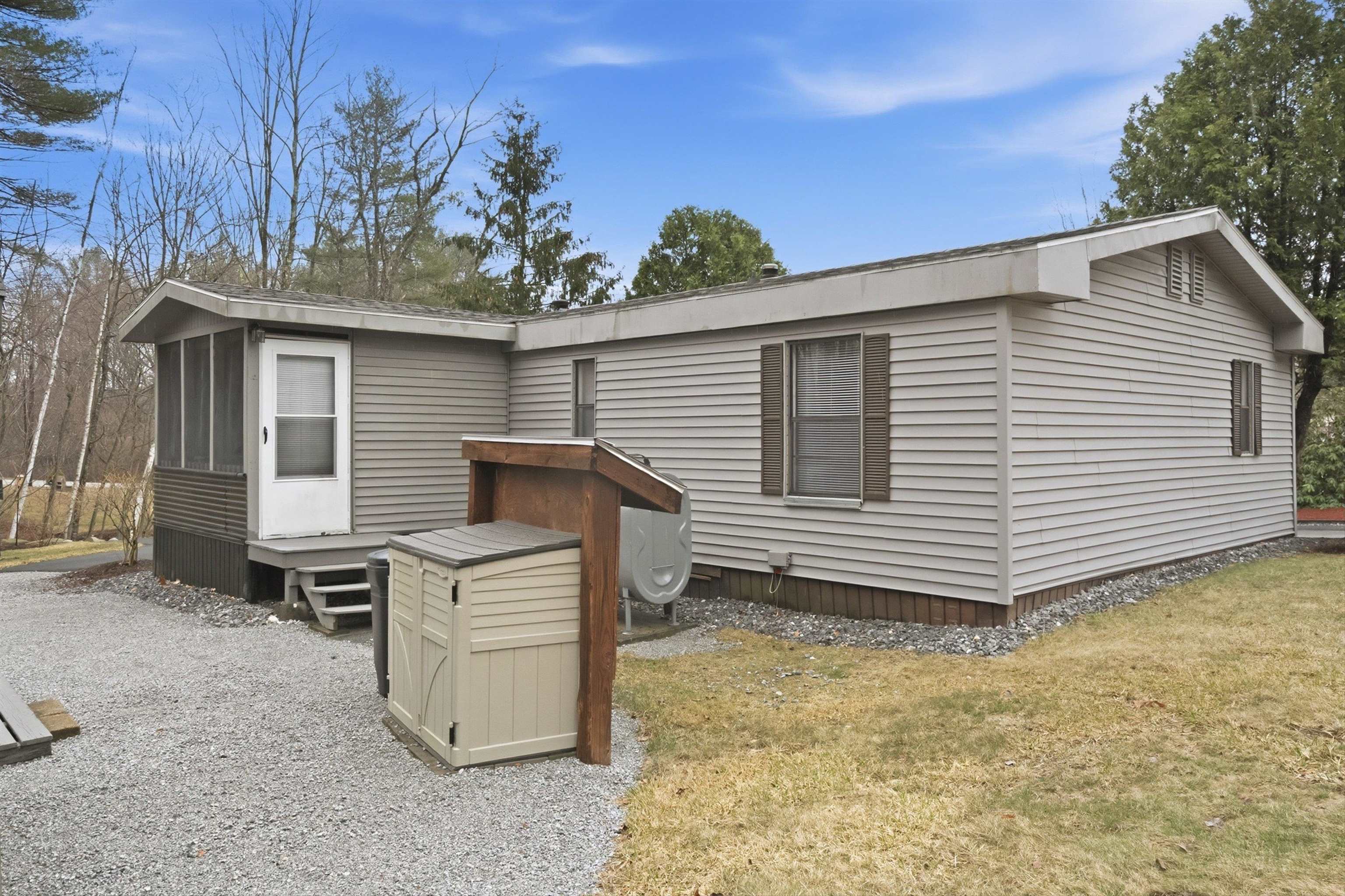 41 Mathew Circle Goffstown, NH 03045 - Photo 6 of 37