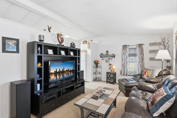 $215,000 | 41 Mathew Circle, Goffstown, NH 03045