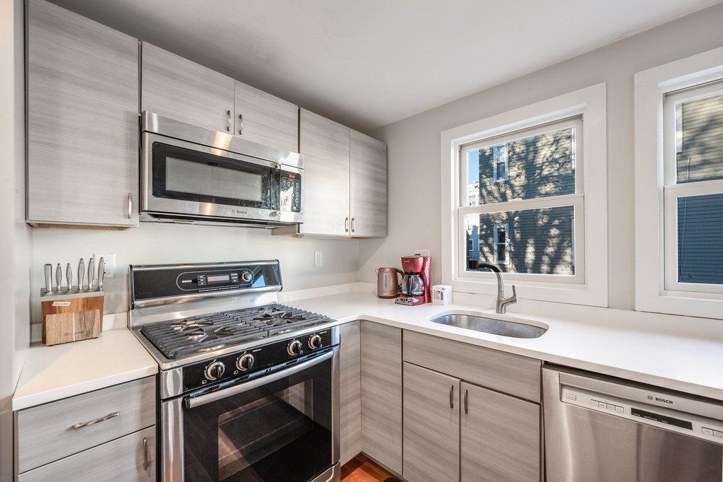 9 Harding Street, Unit 2 Cambridge, MA 02141 - Photo 7 of 18 Gallery Image 7