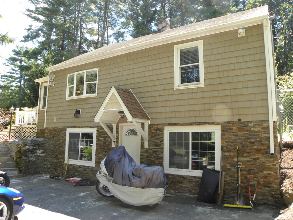 33 Pleasant Street, Unit 2 Sutton, MA 01590 - Photo 1 of 30 Gallery Image 1