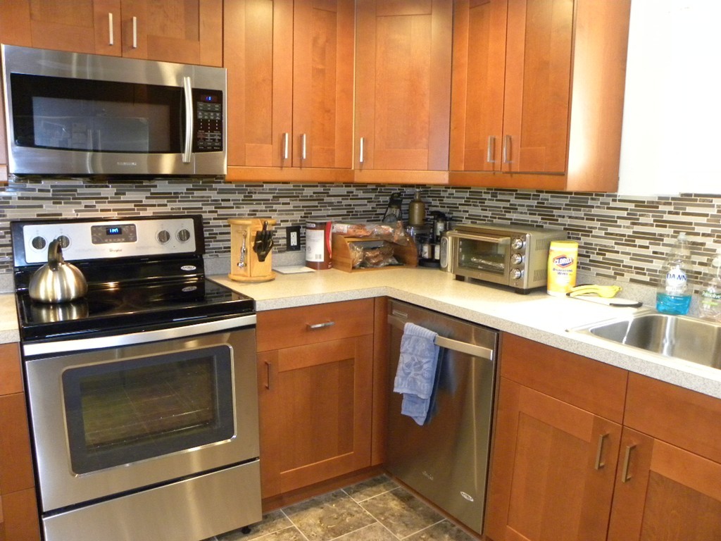 33 Pleasant Street, Unit 2 Sutton, MA 01590 - Photo 3 of 30 Gallery Image 3