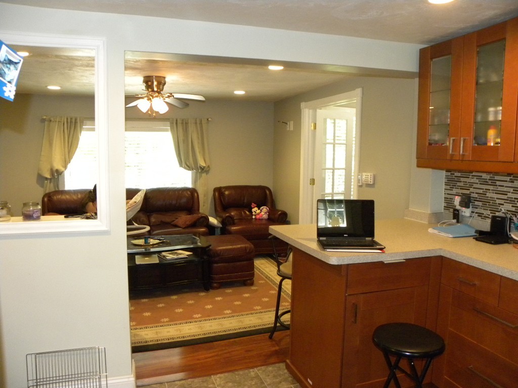 33 Pleasant Street, Unit 2 Sutton, MA 01590 - Photo 4 of 30 Gallery Image 4