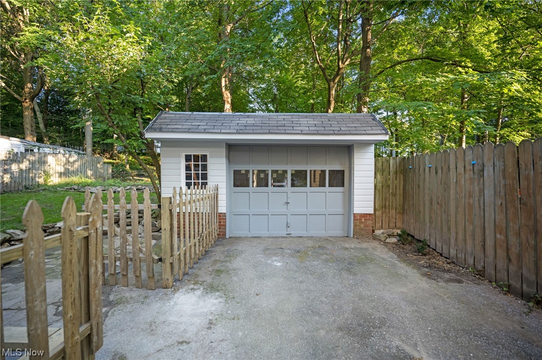 3962 Orchard Road Cleveland Heights, OH 44121 - Photo 34 of 35 Garage featuring garage