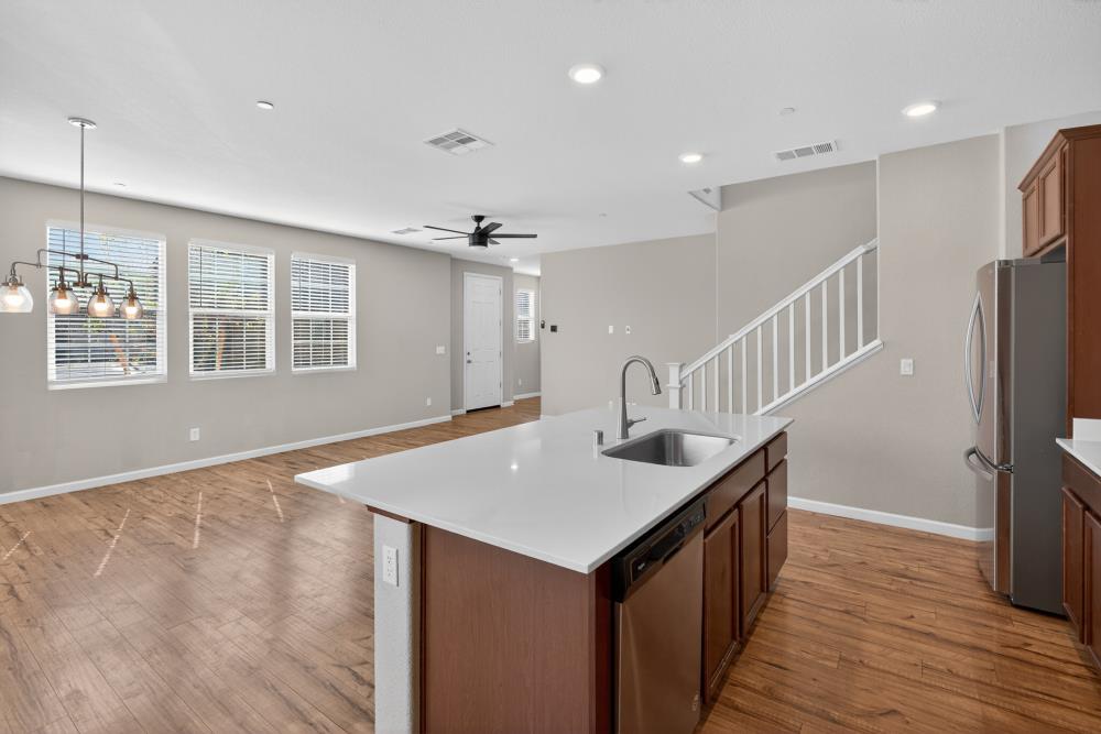 8195 Kramer Ranch Way Elk Grove, CA 95758 - Photo 11 of 52