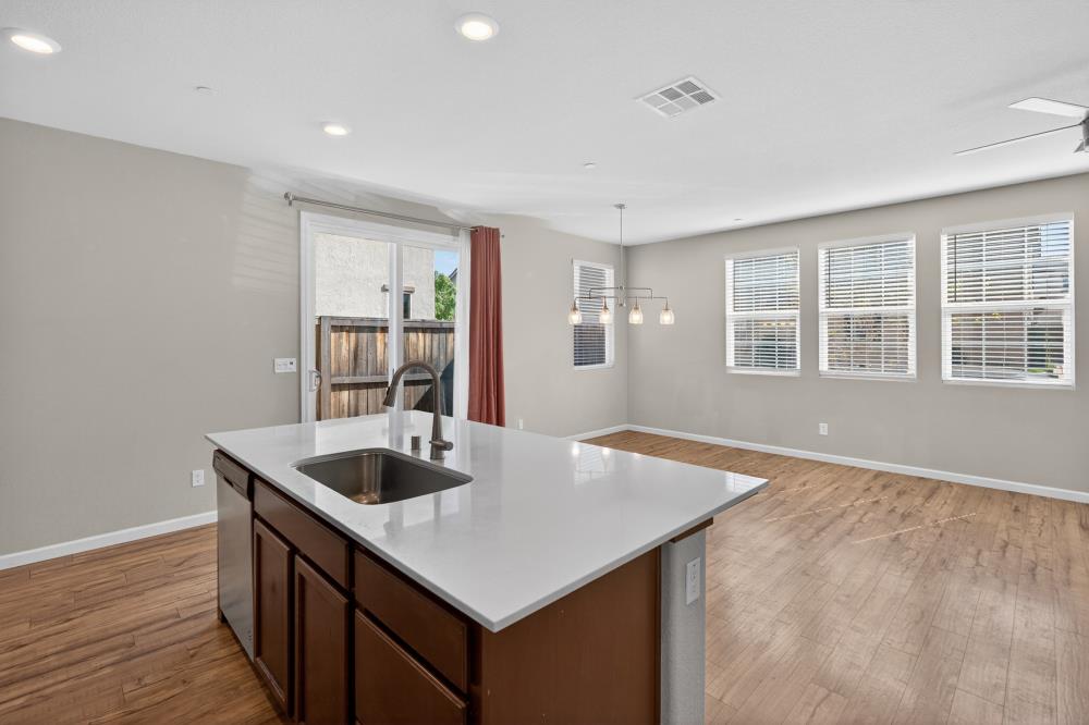 8195 Kramer Ranch Way Elk Grove, CA 95758 - Photo 12 of 52