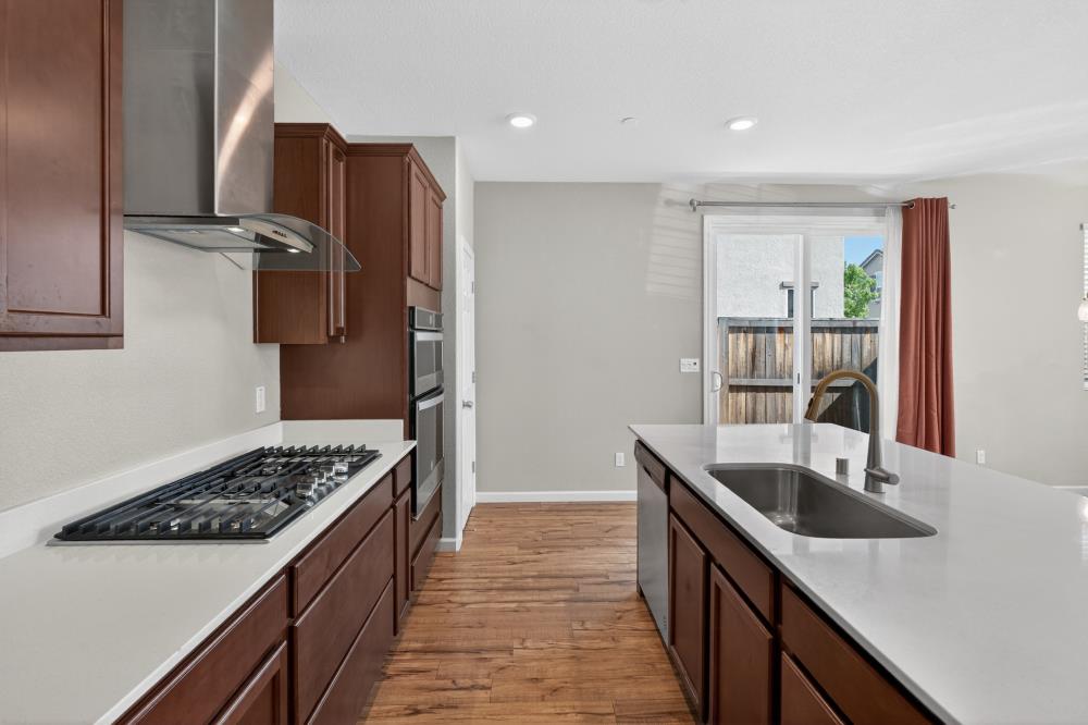 8195 Kramer Ranch Way Elk Grove, CA 95758 - Photo 13 of 52