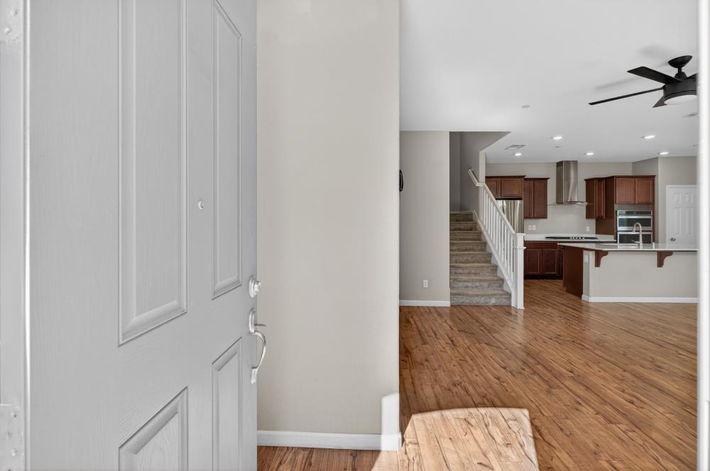 8195 Kramer Ranch Way Elk Grove, CA 95758 - Photo 3 of 52