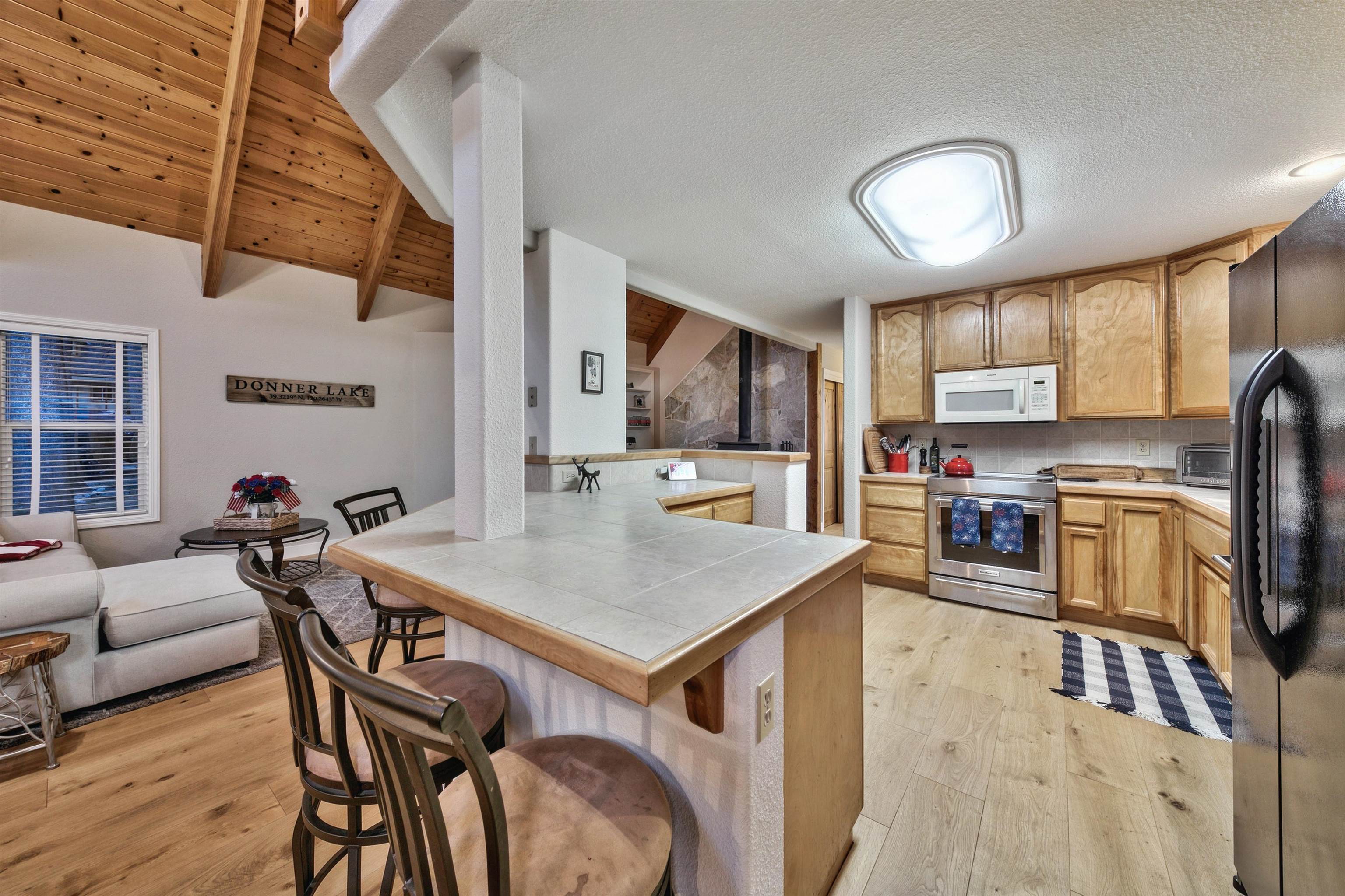 10477 Washoe Road Truckee, CA 96161 - Photo 7 of 21