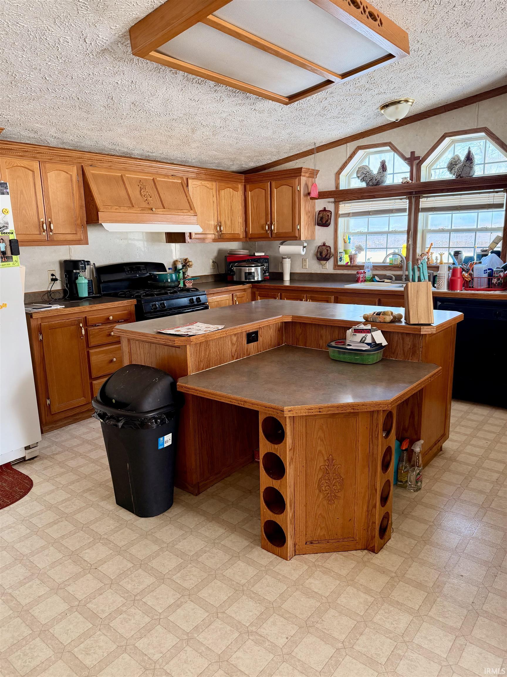 4236 West Old Stone Road Peru, IN 46970 - Photo 3 of 17
