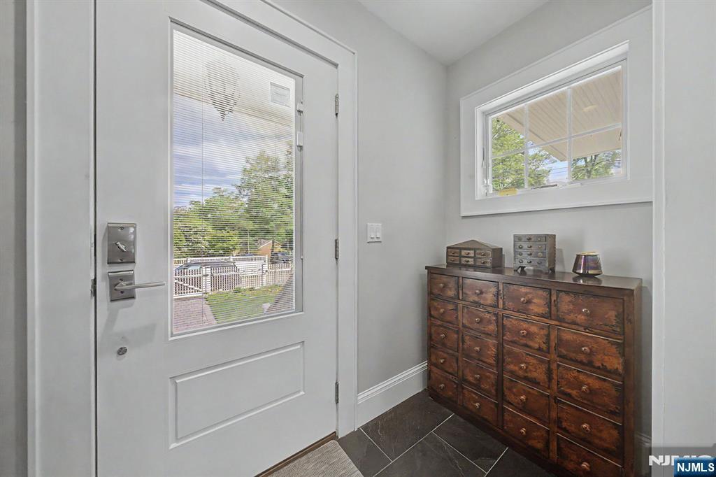 26 George Street Allendale, NJ 07401 - Photo 8 of 31