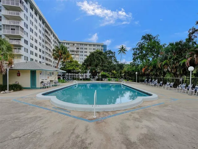 $279,000 | 4200 Hillcrest Drive, Unit 717, Hollywood, FL 33021