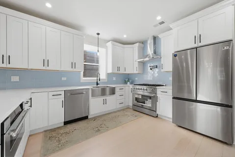 $1,250,000 | 2625 West Armitage Avenue, Chicago, IL 60647