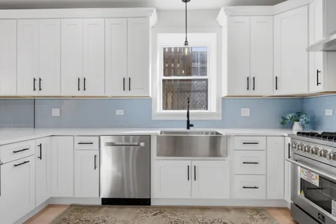 $1,250,000 | 2625 West Armitage Avenue, Chicago, IL 60647