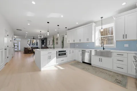 $1,250,000 | 2625 West Armitage Avenue, Chicago, IL 60647