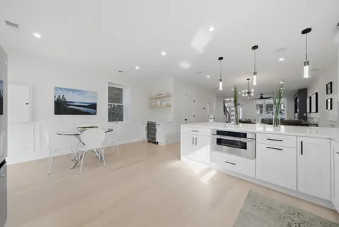 $1,250,000 | 2625 West Armitage Avenue, Chicago, IL 60647