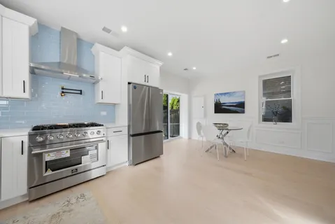 $1,250,000 | 2625 West Armitage Avenue, Chicago, IL 60647