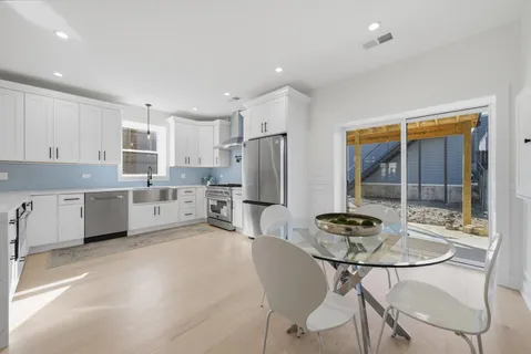 $1,250,000 | 2625 West Armitage Avenue, Chicago, IL 60647