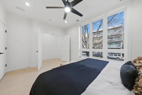 $1,250,000 | 2625 West Armitage Avenue, Chicago, IL 60647