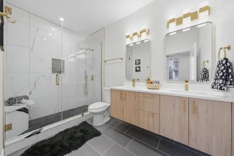 $1,250,000 | 2625 West Armitage Avenue, Chicago, IL 60647