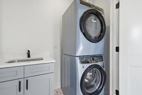 $1,250,000 | 2625 West Armitage Avenue, Chicago, IL 60647