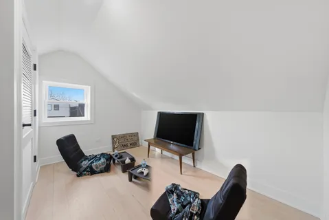 $1,250,000 | 2625 West Armitage Avenue, Chicago, IL 60647