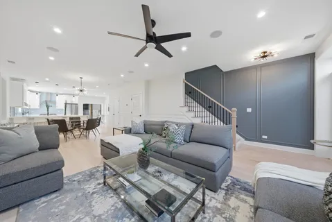 $1,250,000 | 2625 West Armitage Avenue, Chicago, IL 60647