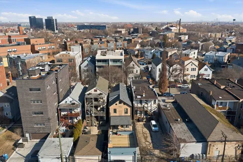 $1,250,000 | 2625 West Armitage Avenue, Chicago, IL 60647