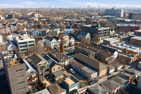 $1,250,000 | 2625 West Armitage Avenue, Chicago, IL 60647